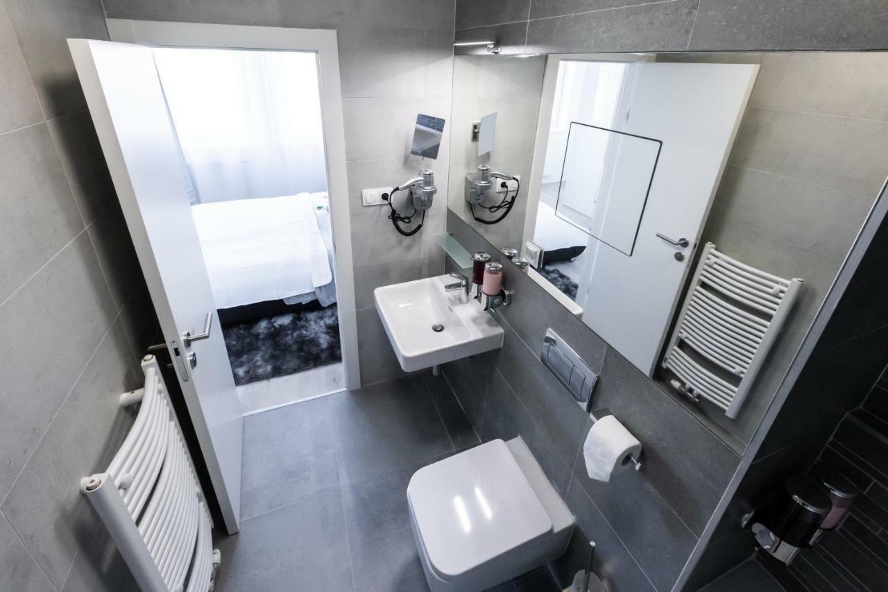 More Than Accommodation Bratislava Extérieur photo