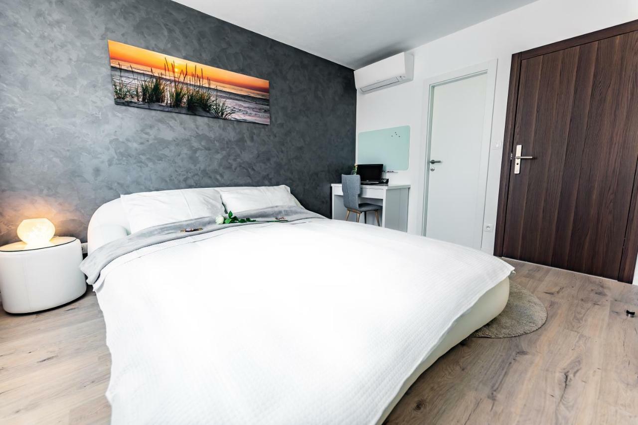 More Than Accommodation Bratislava Extérieur photo